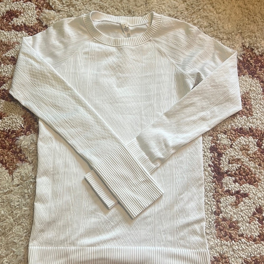 White lululemon long sleeve